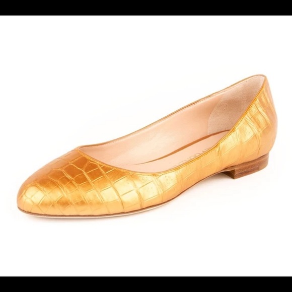 NANCY GONZALEZ - Picture 1 of 3